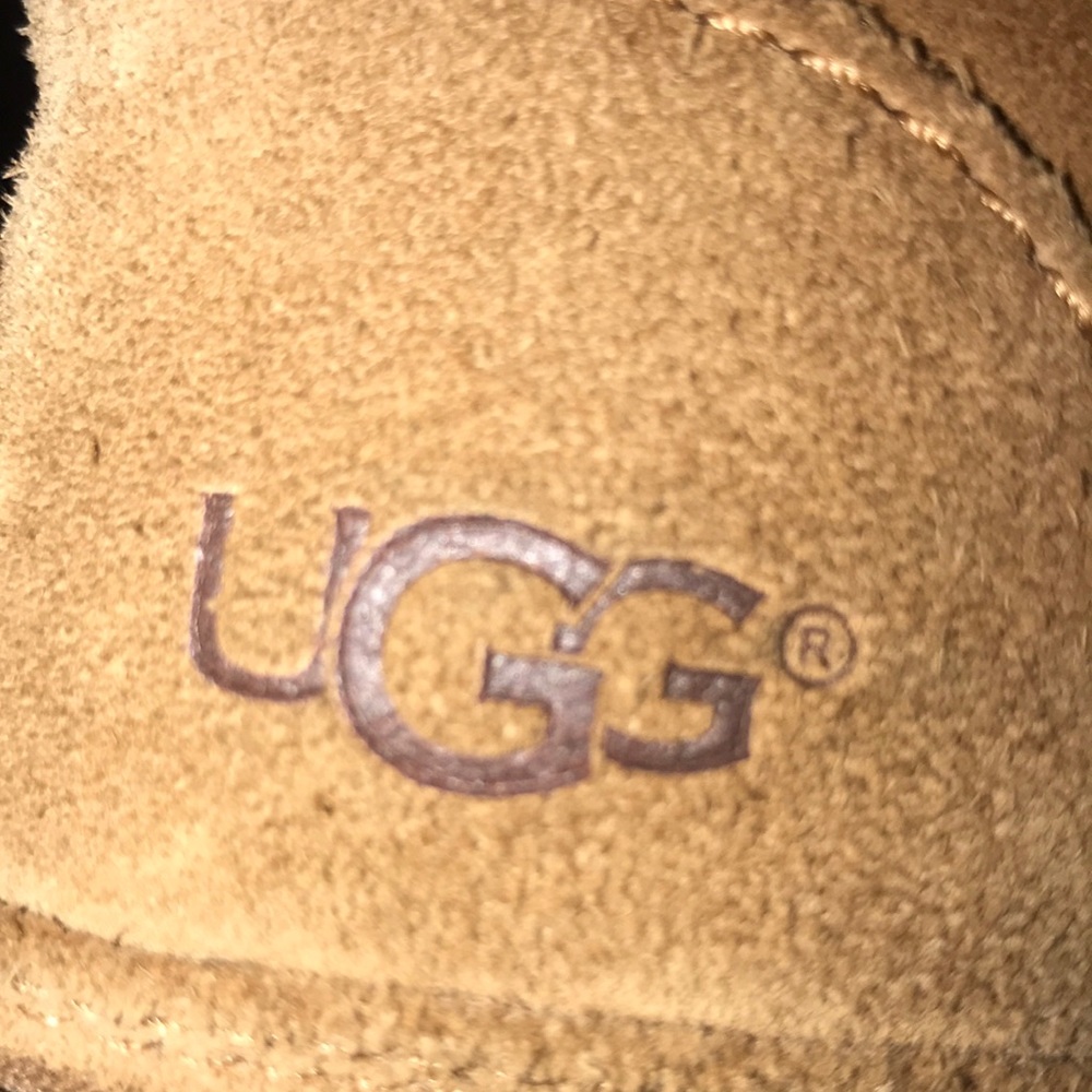 UGG BOOTS